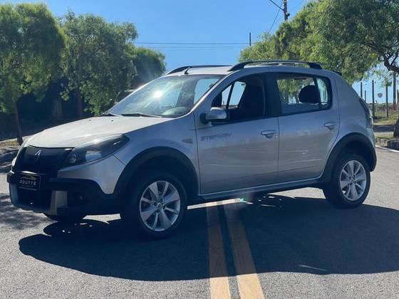 RENAULT SANDERO 1.6 STEPWAY 16V FLEX 4P MANUAL RENAULT SANDERO 1.6 STEPWAY 16V FLEX 4P MANUAL